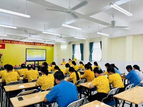 Trường mầm non 2B tổ chức cho giáo viên nhân viên tham gia thi qui chế năm học 2024 -2025