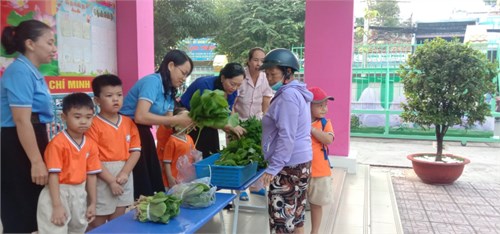 Hoạt động trải nghiệm: Cửa hàng rau xanh