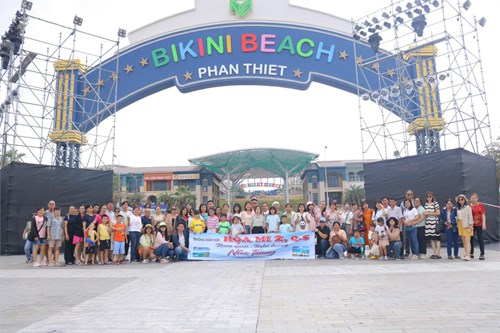 Trường Mầm non Họa Mi 2 đã tổ chức chuyến đi tham quan, nghỉ dưỡng tại Nha Trang cho toàn thể cán bộ, giáo viên và nhân viên nhà trường nhằm tạo sự đoàn kết, vui vẻ và hơn hết là tinh thần để chuẩn bị cho một năm học tiếp theo.