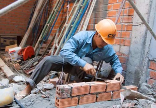 Lớn lên em muốn làm gì?