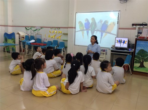 Giờ học nhận biết số lượng 7 của các bé lớp Mẫu giáo 5-6 tuổi Lá 3