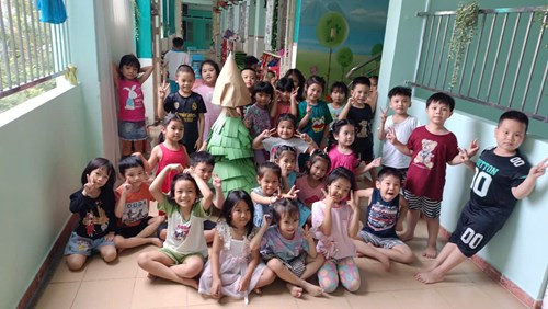 Cùng các bé chuẩn bị giáng sinh