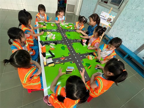Bé tạo ra những điều kỳ diệu cùng steam