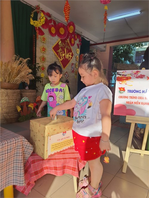 Trường mầm non 10 chương trình chia sẽ yêu thương nhận niềm hạnh phúc