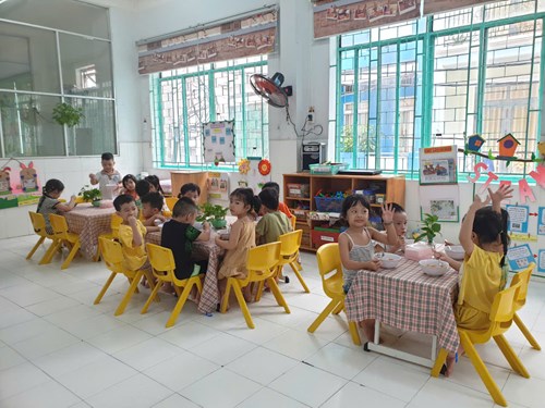 Tiệc Buffet lớp Chồi 1