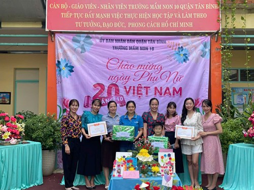 Lớp Chồi 1 Chào Mừng Ngày Phụ Nữ Việt Nam 20/10.