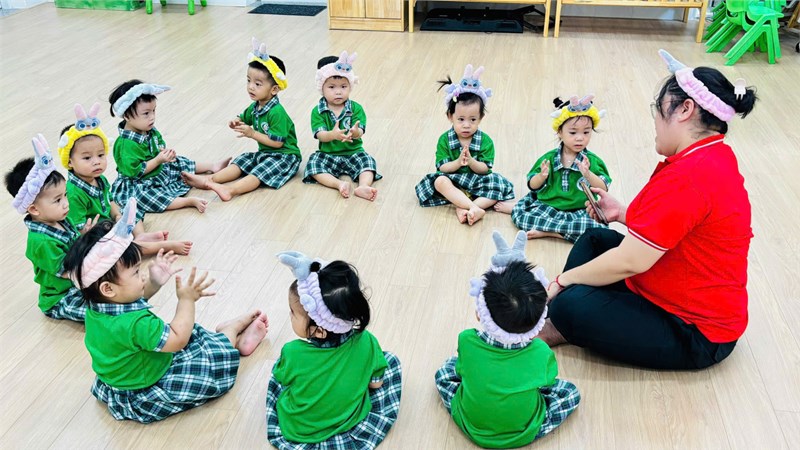 Vận động theo nhạc  Chú thỏ con 