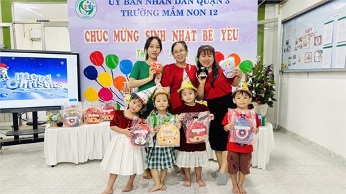 Chúc mừng sinh nhật các bé tháng 11 và tháng 12.