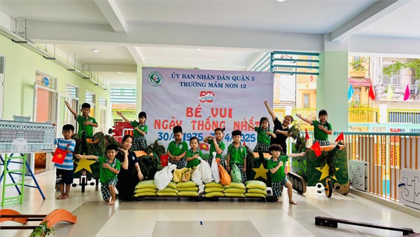 Các bé yêu lớp lá 2 chơi vận động liên hoàn