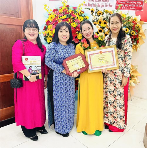 Kỉ niệm 42 năm ngày Nhà giáo Việt nam (20/11/1982 - 20/11/2024). Trường Mầm non 12 chúc mừng cô Lê Thị Thu Vân đạt giải Truyền thống Nhà giáo năm 2024.