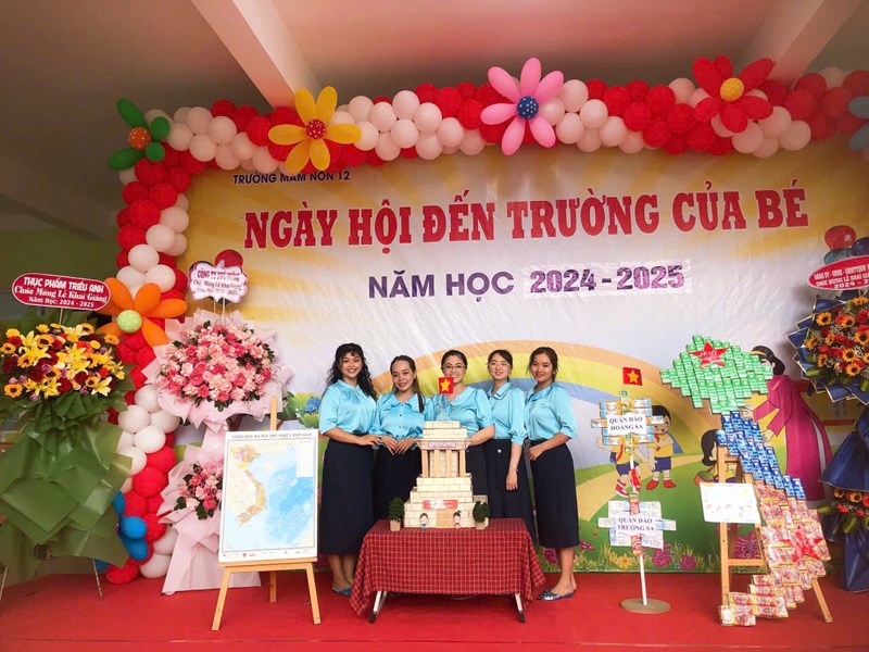 Chi đoàn trường mầm non 12 tham gia hỗ trợ  ngày hội bé đến trường 