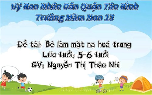 Bé làm mặt nạ hóa trang