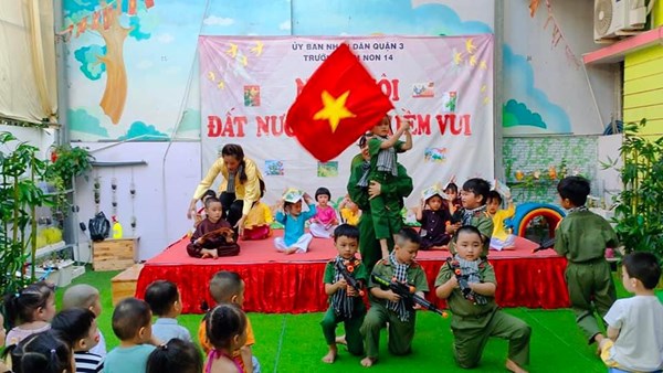 Đất nước trọn niềm vui