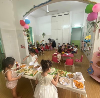 Chúc mừng sinh nhật các bé sinh Tháng 1 và tiệc bufet trưa