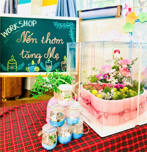 Lớp Lá 4 thực hiện hoạt động trải nghiệm Làm nến thơm tặng mẹ nhân ngày 8/3 - Quốc tế phụ nữ