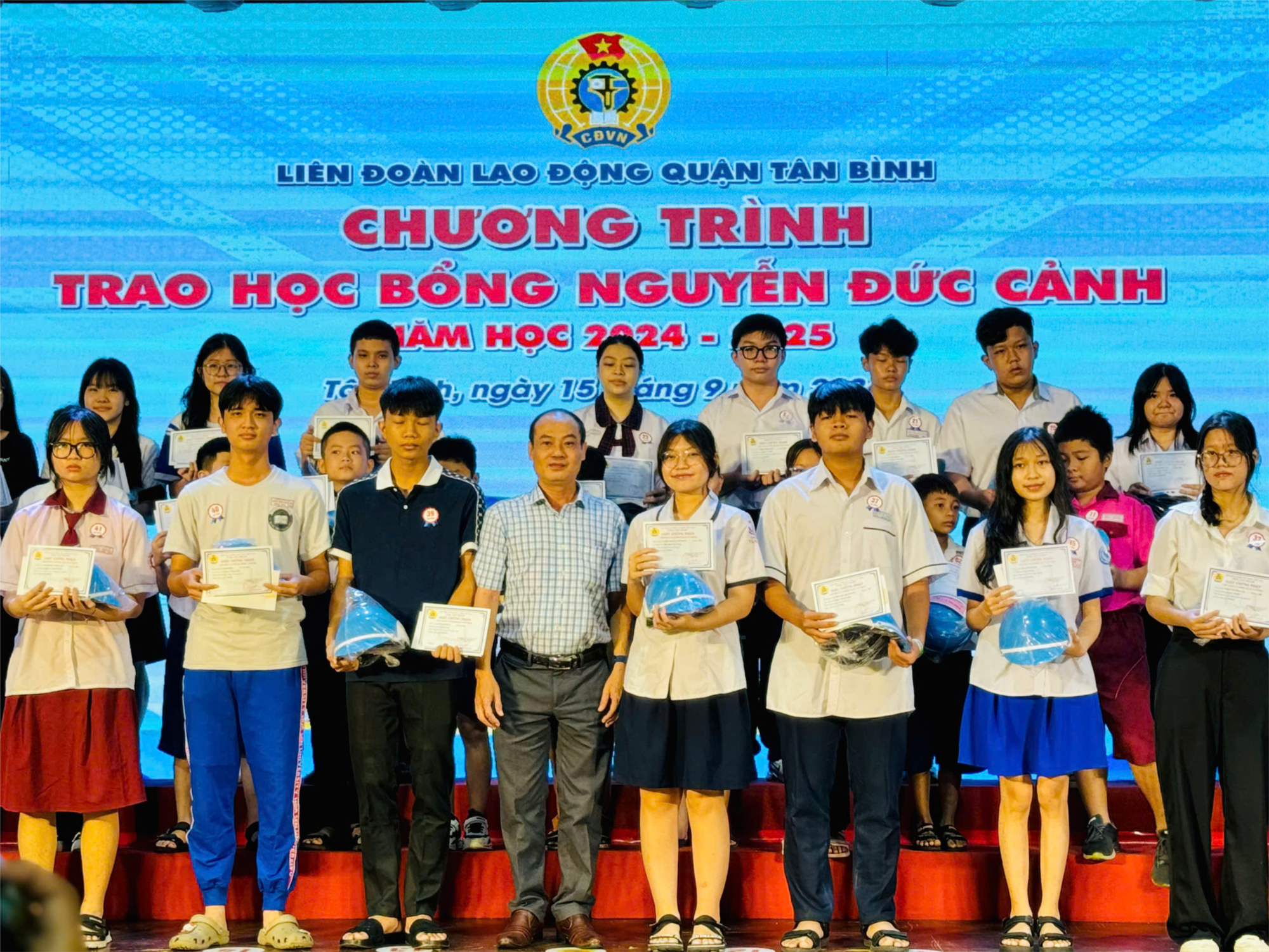 Công đoàn cơ sở trường Mầm non 14 tham dự chương trình học bổng Nguyễn Đức Cảnh năm học 2024 – 2025