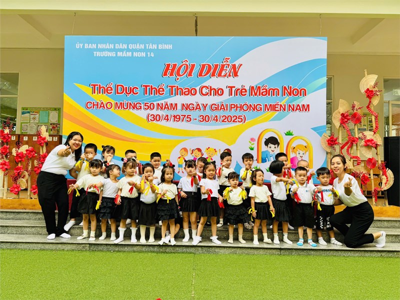 Các bé lớp Mầm 2 đạt giải Khuyến khích Hội diễn Thể dục thể thao cho trẻ mầm non