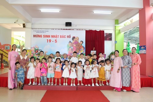 Hưởng ứng nhiệt liệt các hoạt động Nhân dịp kỷ niệm 135 năm Ngày sinh Chủ tịch Hồ Chí Minh (19/5/1890-19/5/2025) của các bé Mầm 2