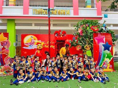 Các bé lớp Mầm 3 tham gia sự kiện  Bé vui hội Trăng Rằm 