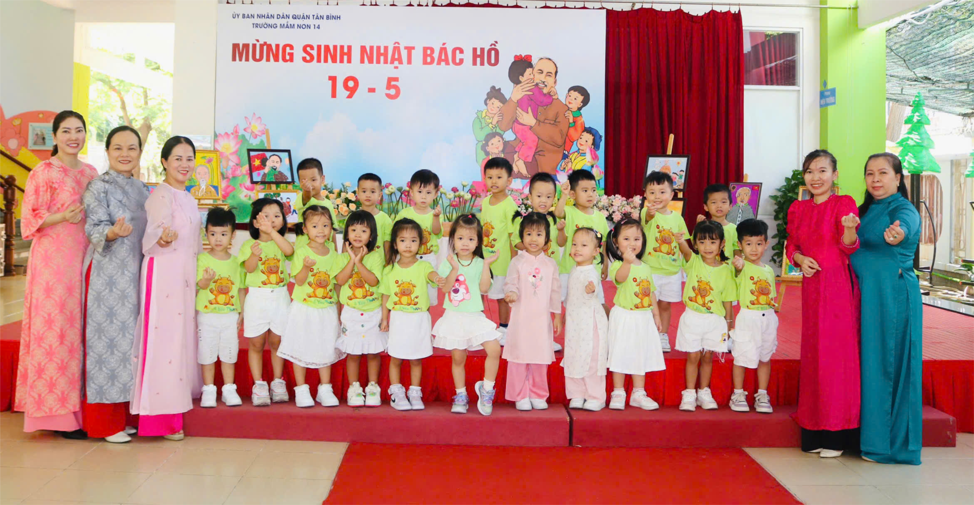 Các bé lớp Mầm 4 tham gia lễ hội  Mừng sinh nhật Bác Hồ 19/5 