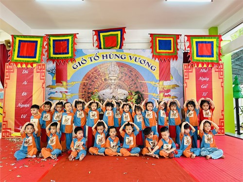 Các bé lớp Mầm 4 tham gia chương trình Lễ hội Giỗ Tổ Hùng Vương