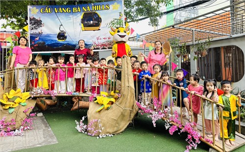 Các bé lớp Mầm 4 tham gia vui chơi chương trình   Quê hương 3 miền  