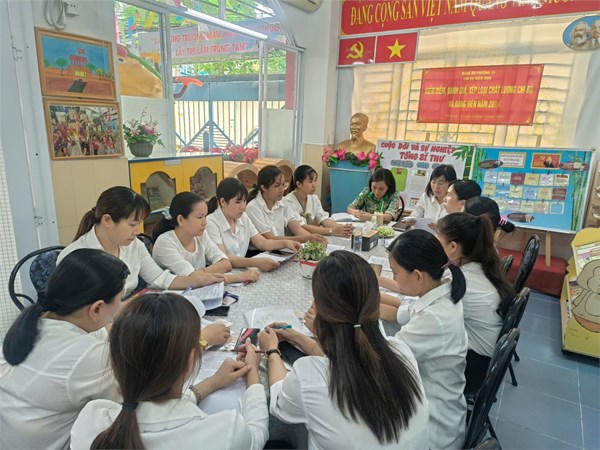 Họp kiểm điểm, đánh giá chất lượng chi bộ đảng viên năm 2024