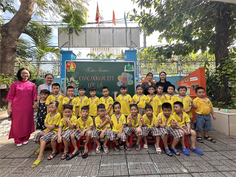 Khối Lá tham quan trường tiểu học Nguyễn Trường Tộ Năm học: 2023-2024