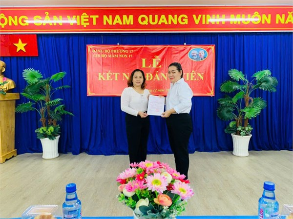 Lễ kết nạp Đảng viên đồng chí Nguyễn Thị Thanh Loan