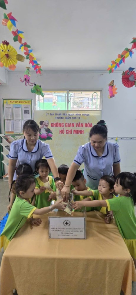 Hưởng ứng lời kêu gọi toàn dân chia sẽ với các tỉnh miền Bắc trong đợt thiệt hại về Bão YaGi. Hội chữ thập đỏ trường Mầm non 19 đã vận động tự nguyện Qúi Phụ huynh.