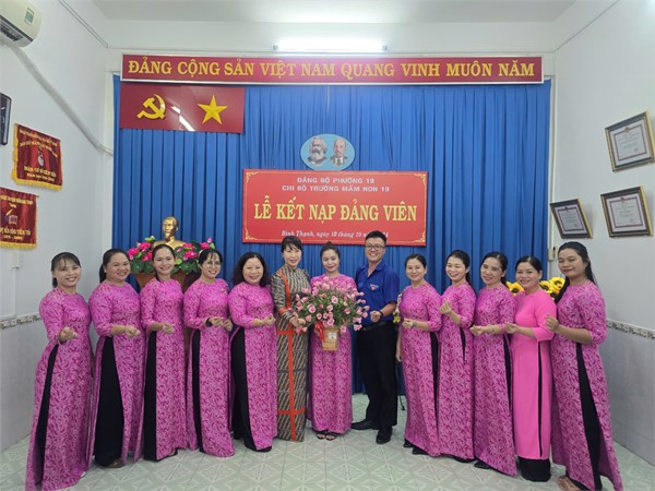 Lúc 16h15 ngày 10 tháng 10 năm 2024, Chi bộ Mầm non 19 Kết nạp Đảng viên mới