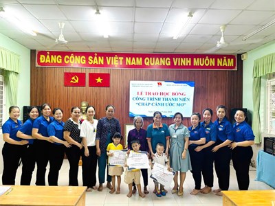 Chi đoàn Mầm Non 19/8 tổ chức Lễ trao học bổng Công trình thanh niên  Chắp cánh ước mơ 