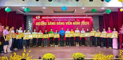 Đoàn viên Phạm Thị Tuyết Mai vinh dự được tuyên dương “Gương sáng đảng viên” năm 2024