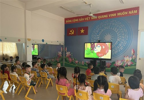 Hoạt động trải nghiệm “Bé đi xem phim”