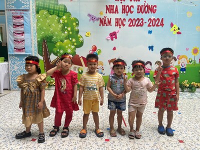 Các bé vui hội thi nha khoa học đường!
