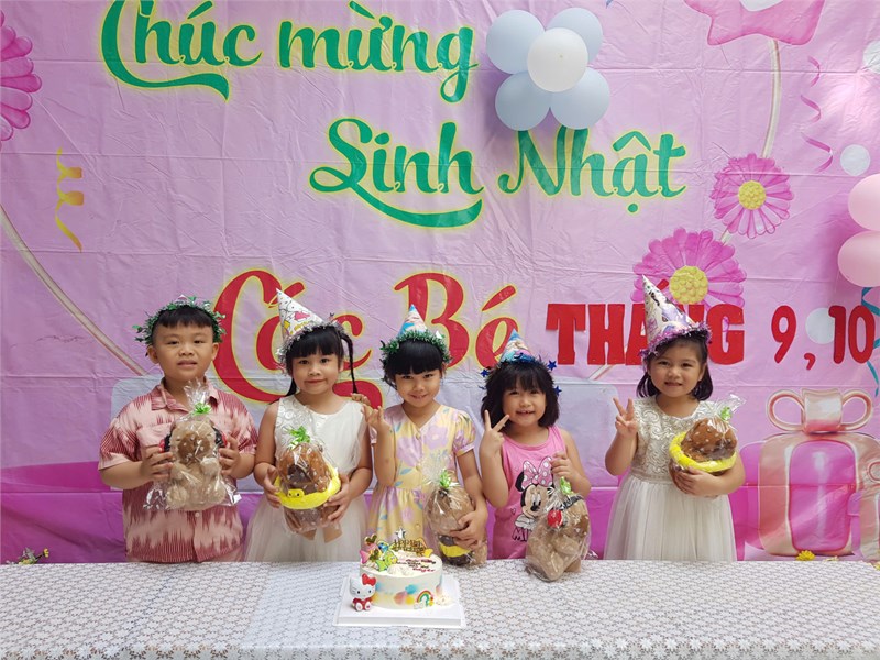 Sinh Nhật Hồng