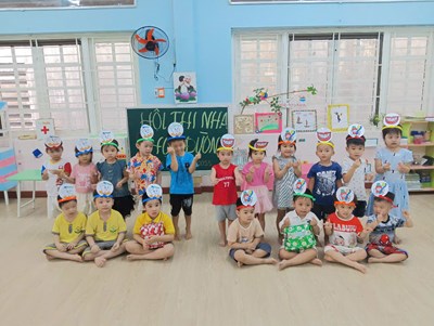 Các bé tham gia hội thi Nha học đường