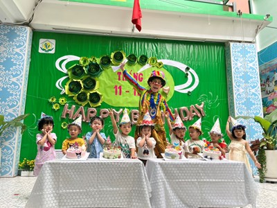 Mừng sinh nhật các bé