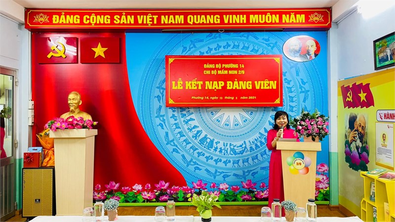 Lễ kết nạp đảng viên cho quần chúng ưu tú Dương Thị Kim Ngân