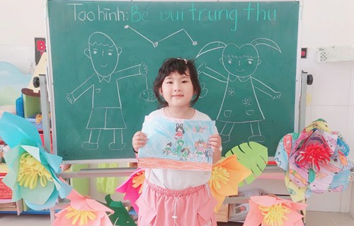 Hoạt động Tạo Hình vẽ  Bé vui trung thu  - Lớp 5-6 tuổi (1)