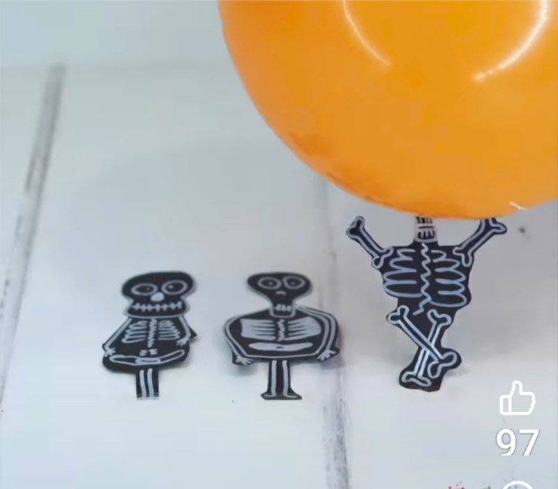 Thí nghiệm vui   Lực hút của quả bóng 