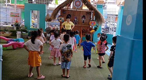 Thể dục sáng của các bé chồi 3