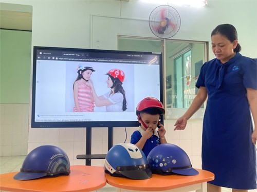 Hưởng ứng tháng an toàn giao thông
