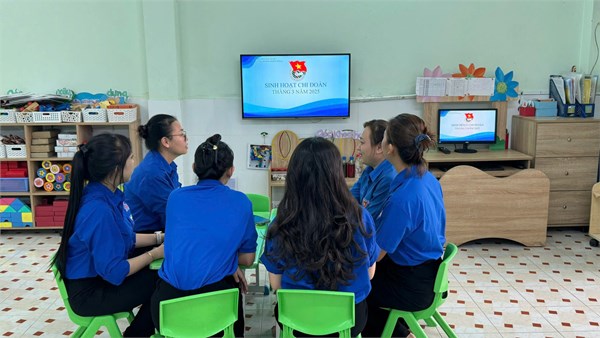Sinh hoạt chủ điểm tháng 3 của chi đoàn trường mầm non phường 5