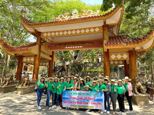 CDCS Trường Mầm non Phường 5 phối hợp với Chi bộ Trường tổ chức cho công đoàn viên giáo viên tham gia về nguồn tại khu căn cứ Núi Minh Đạm - Long Hải