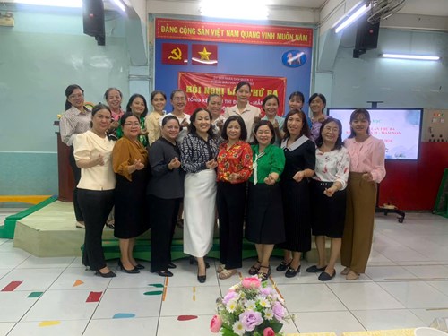 Hiệu trưởng - Chủ tịch công đoàn tham gia hội nghị lần thứ ba tổng kết khối thi đua 29- mầm non năm học 2023-2024 tại Trường Mầm non Phường 4