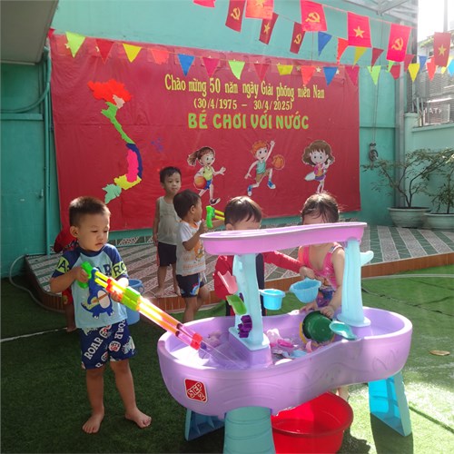Ngày hội bé chơi với nước