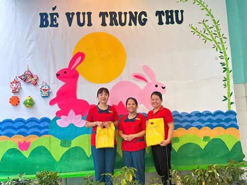 Tặng quà trung thu