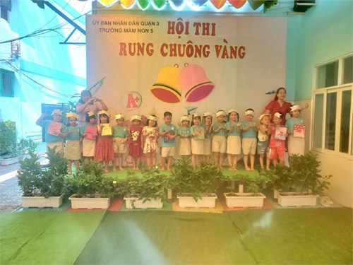 Lớp Lá 1 tham gia hội thi  Rung Chuông Vàng 