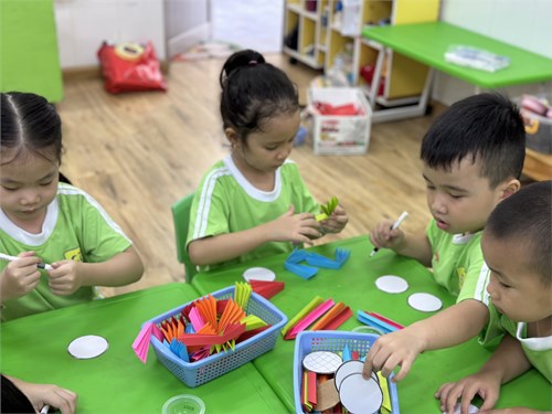 Pooh 2 - làm hoa hướng dương tặng mẹ nhân dịp 20-10